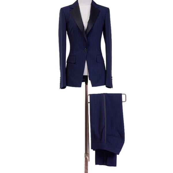 Midnight Elegance Women’s Tuxedo Suit